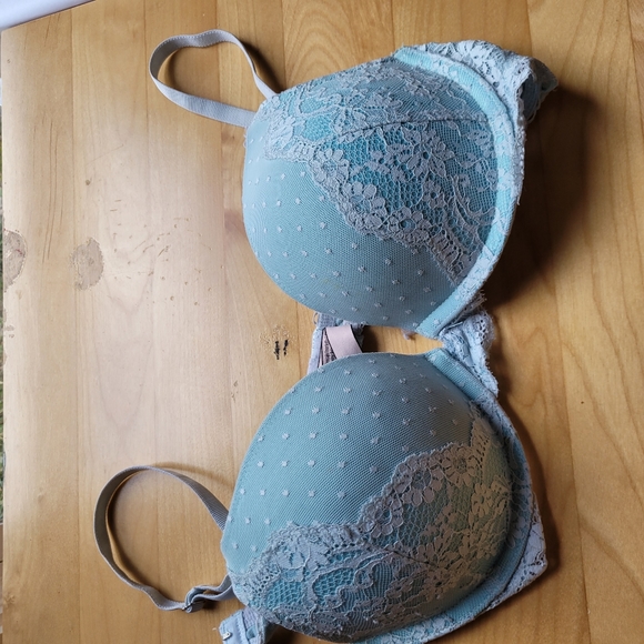 VS 32C bra bundle - Picture 8 of 9
